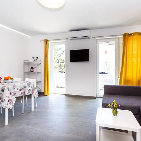 Golden Island Apartments Krk Town Esterno foto